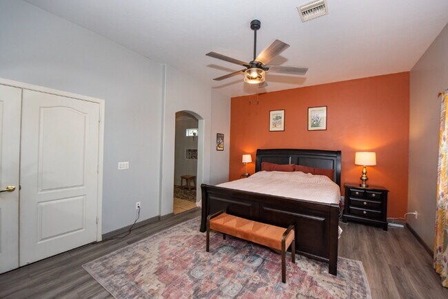 Building Photo - Spacious 3-Bedroom Oasis with Pool in Yuma...
