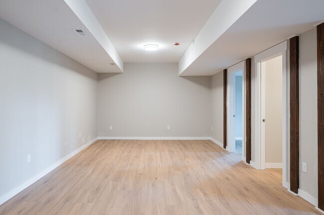 Building Photo - Large New Construction Rental - Old Fort