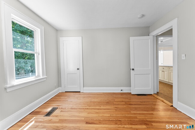 Building Photo - 41 Grasso Terrace
