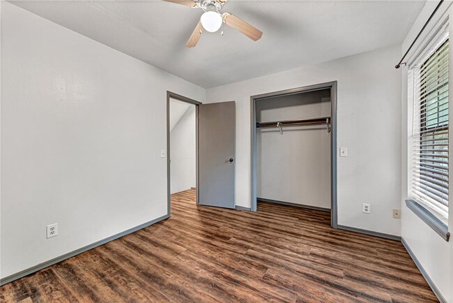 Building Photo - 1376 Oakland Ave