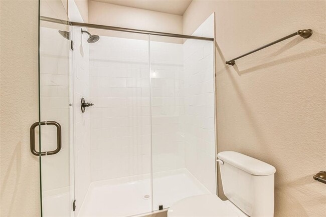 Building Photo - Modern 3-Bedroom Duplex with Granite Counters, Private Yard, and Prime Location