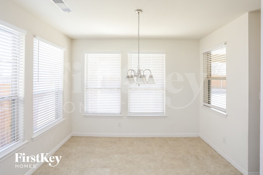 Building Photo - 1014 Longhill Way