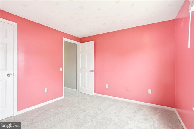 Building Photo - 5735 Sunset View Ln