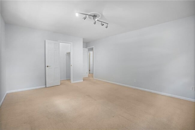 Building Photo - 4695 N Peachtree Rd