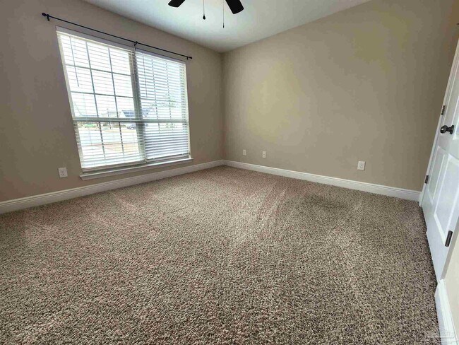 Building Photo - 6061 Twenty One Oaks Dr