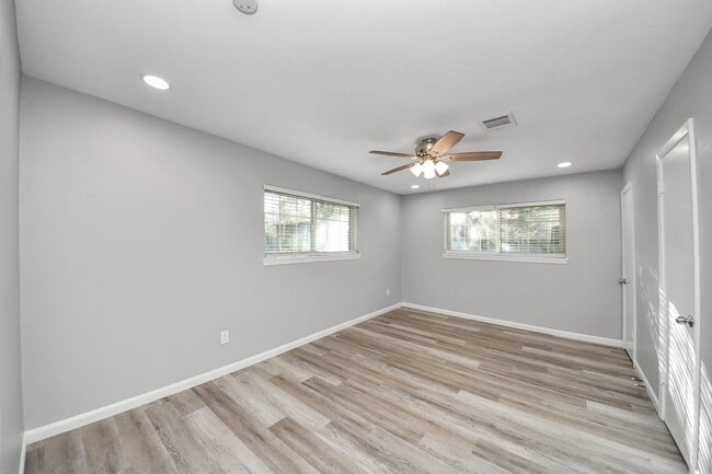 Building Photo - 7922 Sheree St