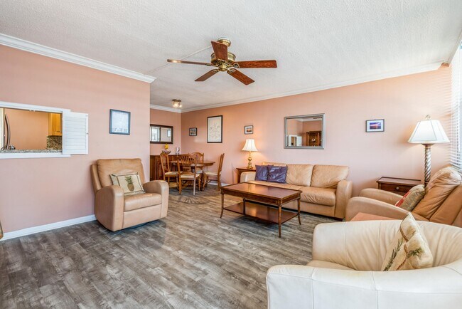 Building Photo - 101 N Birch Rd