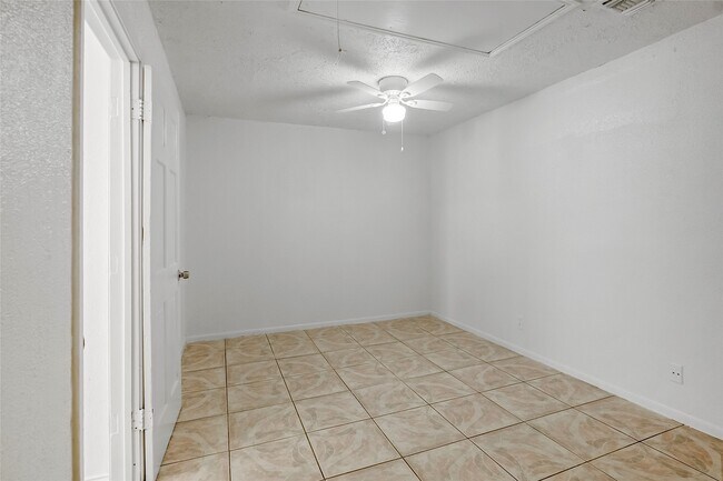 Building Photo - 13718 Vira Ln