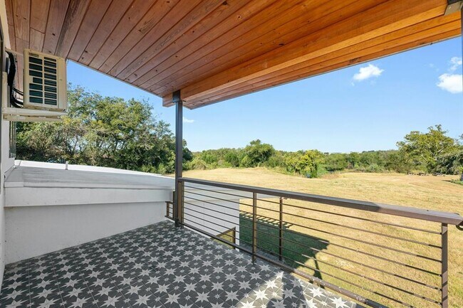 Building Photo - 1802 Man O War Dr
