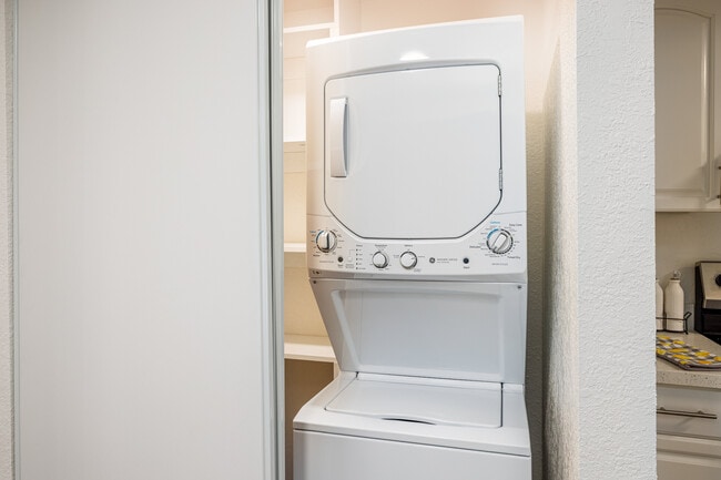 Building Photo - Orchard Hill