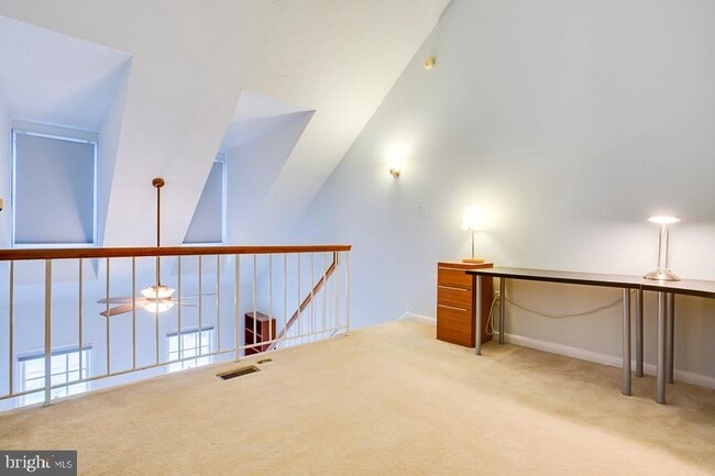 Building Photo - 12867 Mill House Ct