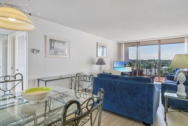 Building Photo - 225 Beach Rd