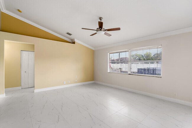 Building Photo - 2962 SW Coastal Terrace