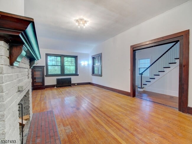 Building Photo - 449 Grove St