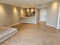 Building Photo - 2822 S Bartell Dr