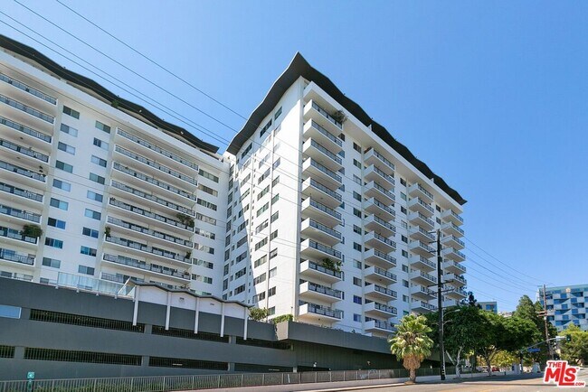 Building Photo - 1155 N La Cienega Blvd