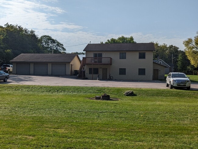 Duplex w yard - 1919 4th Ave