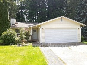Building Photo - 1504 NW Lakehill Cir