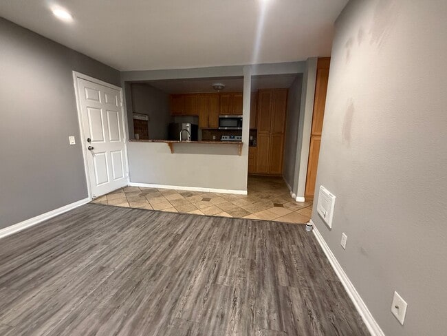 Building Photo - ***$300 Move in Special *** Beautiful One Bedroom Condo centrally located in Spring Valley
