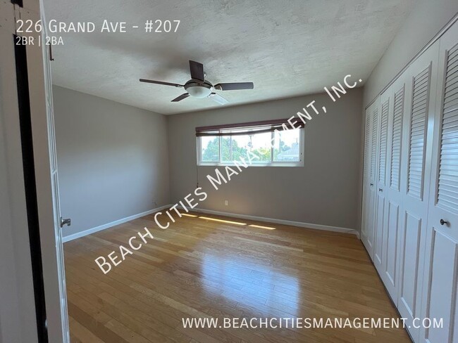 Building Photo - Large 2 Bedroom, 2 Bath Condo with 2 Parki...