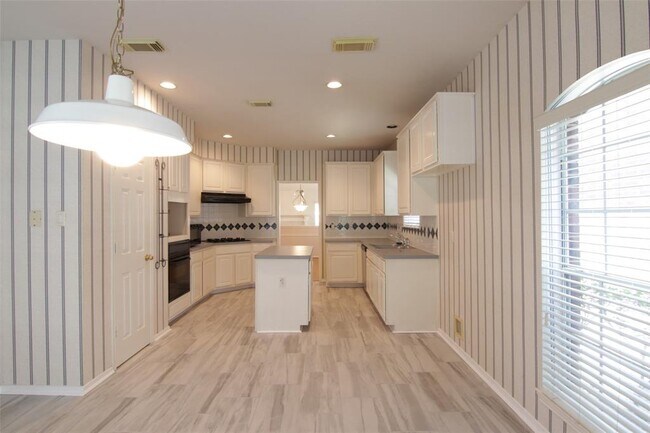 Building Photo - 3107 Waters View Dr