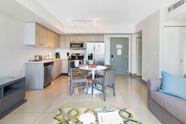 Building Photo - 1700 SW 2nd Ave