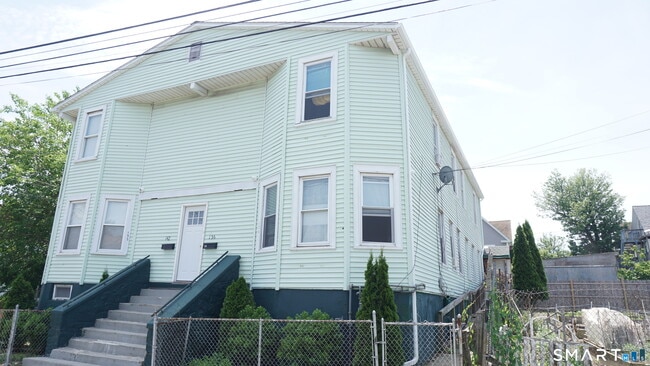 Building Photo - 136 Sherman St