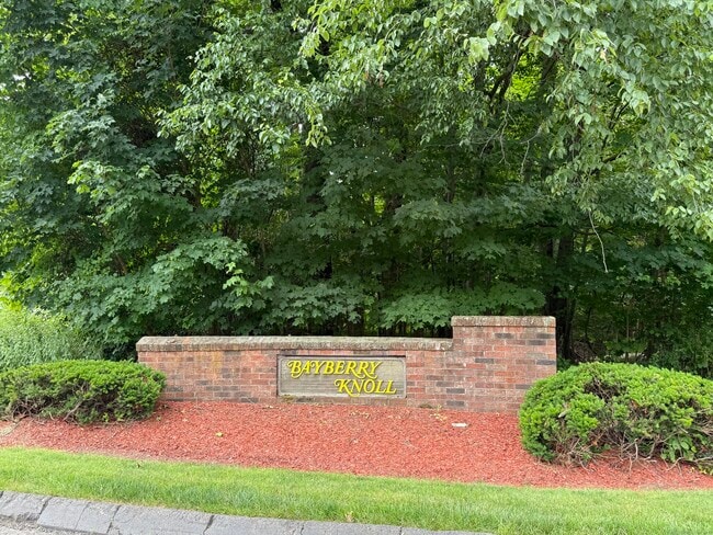 Building Photo - 1105 Waterbury Rd