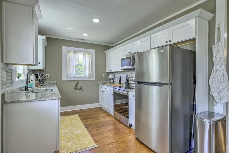 Building Photo - 107 Robinson Ave