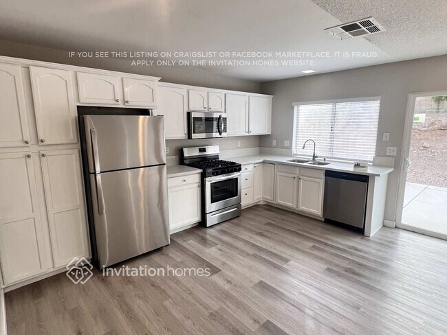 Building Photo - 214 Appian Way