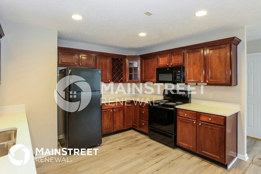 Building Photo - 715 Capstone Ave