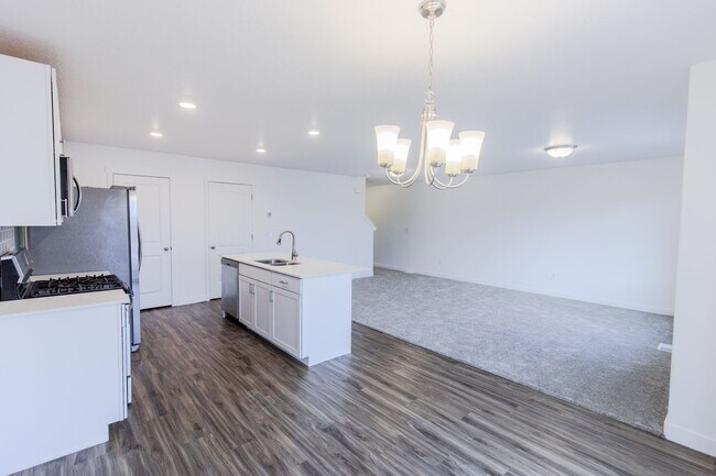 Primary Photo - 3569 Grassland Dr