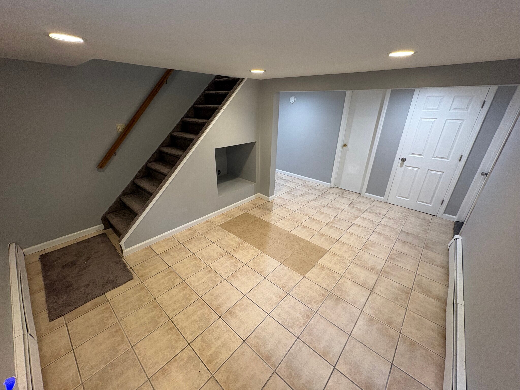 Building Photo - 9 Hillcrest Dr