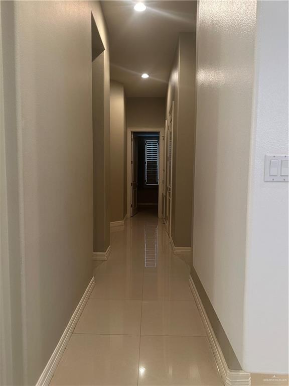 Building Photo - 25 Grand Canal Dr