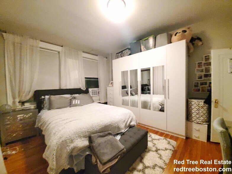 Building Photo - 76 Strathmore Rd