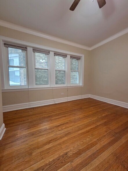 Building Photo - 4831 W Roscoe St