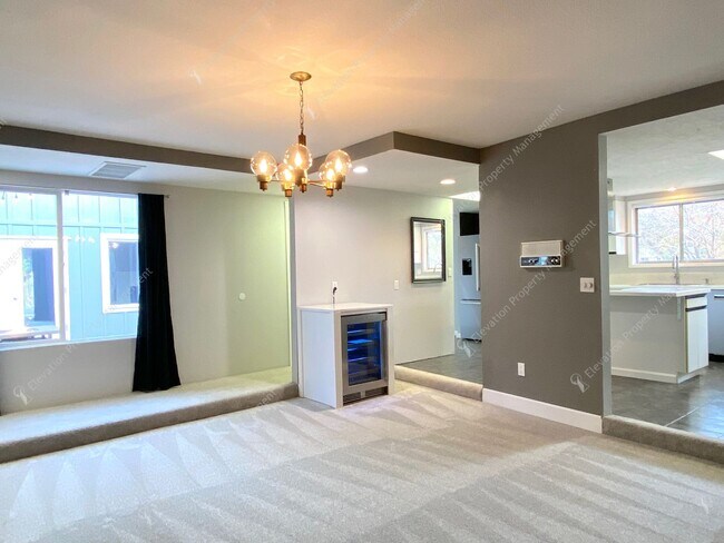 Building Photo - Mid-Century Modern Courtyard Gem in the Old Farm District