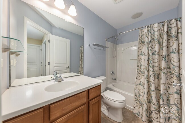 Building Photo - 651 Hawley Dr