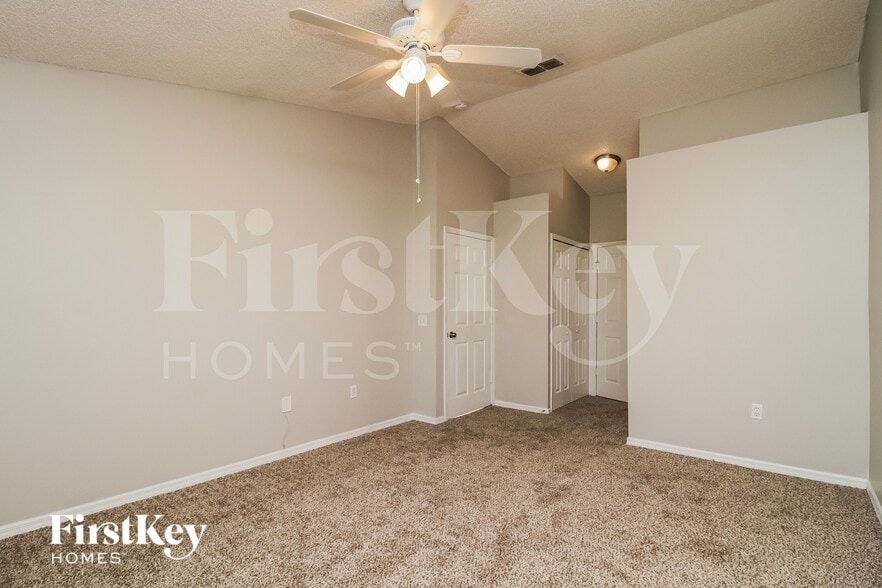 Building Photo - 6528 Viewpoint Ct