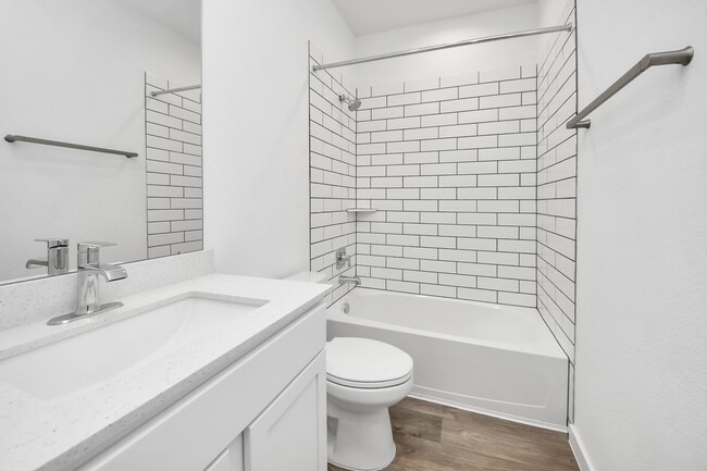 Building Photo - 10438 Plateau Pt Trl