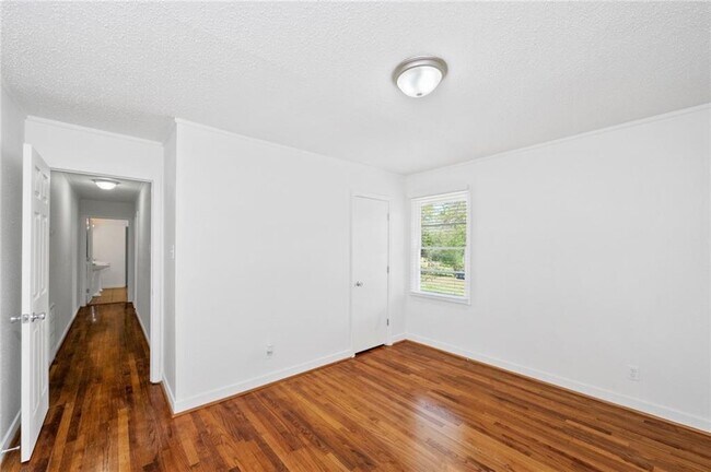 Building Photo - 522 Pine St