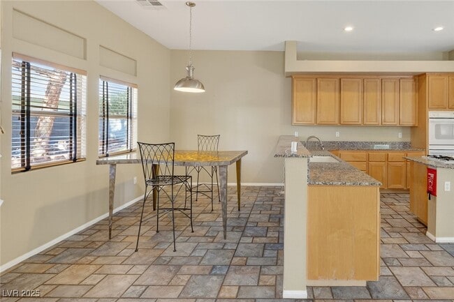 Building Photo - 3769 Erva St