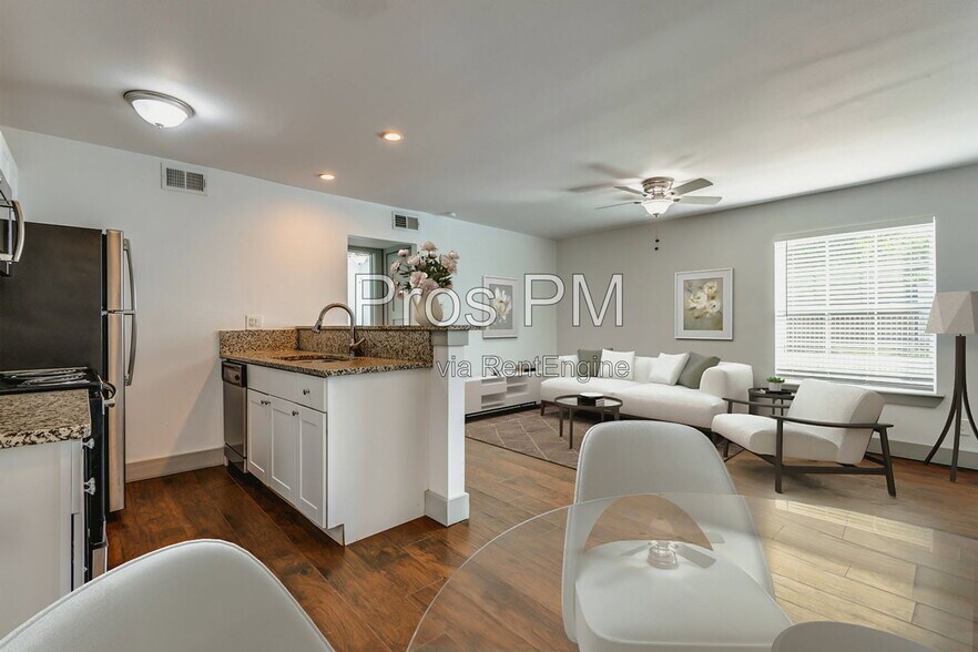 Building Photo - 4633 Fairmount St