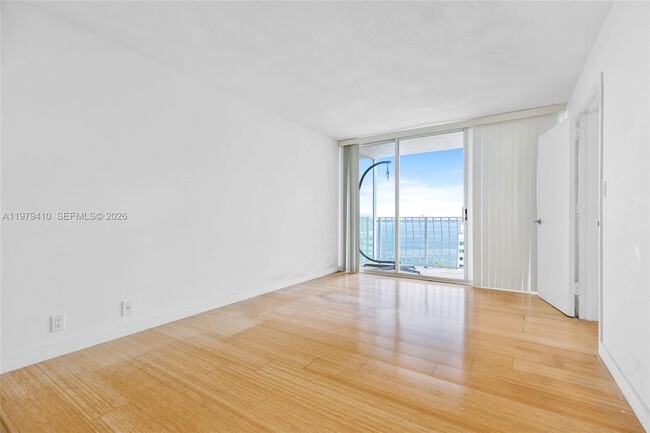 Building Photo - 7601 E Treasure Dr