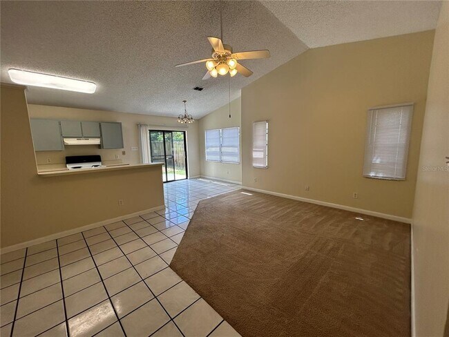 Building Photo - 1431 Tiverton Dr