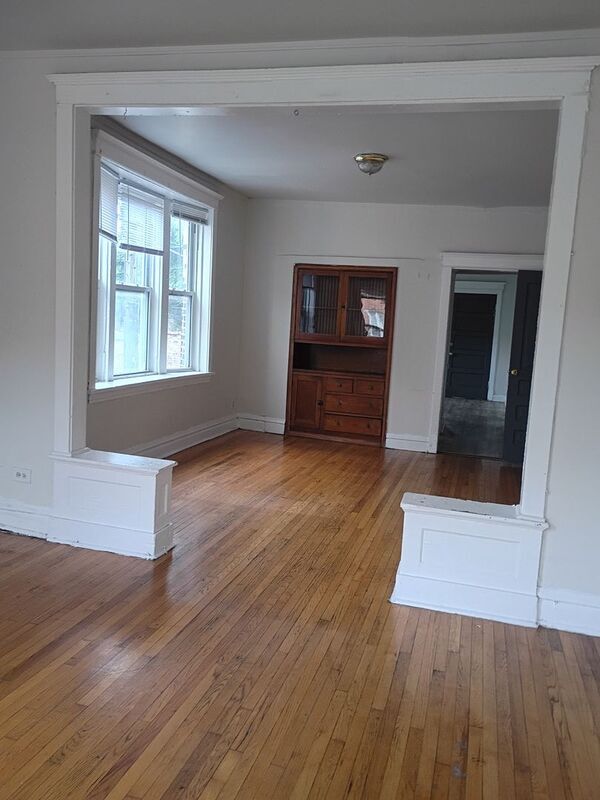 Building Photo - 1109 N California Ave