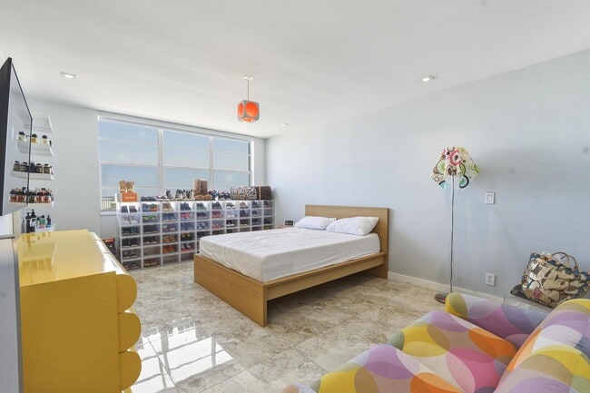 Building Photo - 2100 Sans Souci Blvd