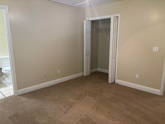 Building Photo - 3377 Sawtooth Dr