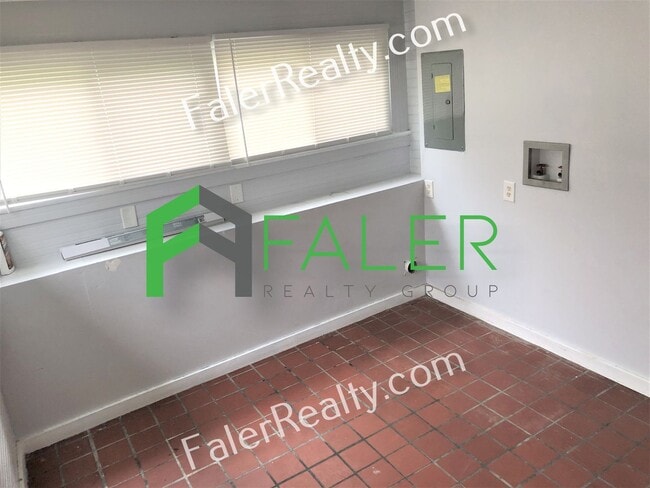 Building Photo - Huge 2-bedroom home with beautiful finishes