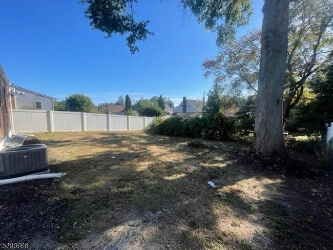 Building Photo - 752 Layton Dr